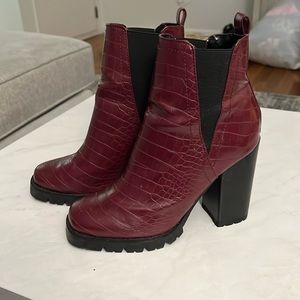 Steve Madden maroon snake boots